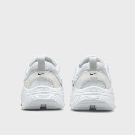 Compra NIKE WMNS Air Max Bliss white/summit Sneakers en SNIPES